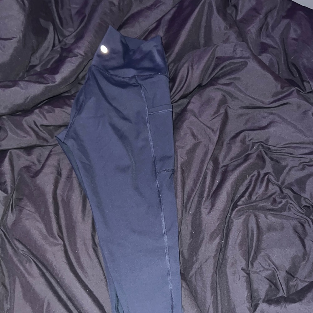 navy blue athletic leggings